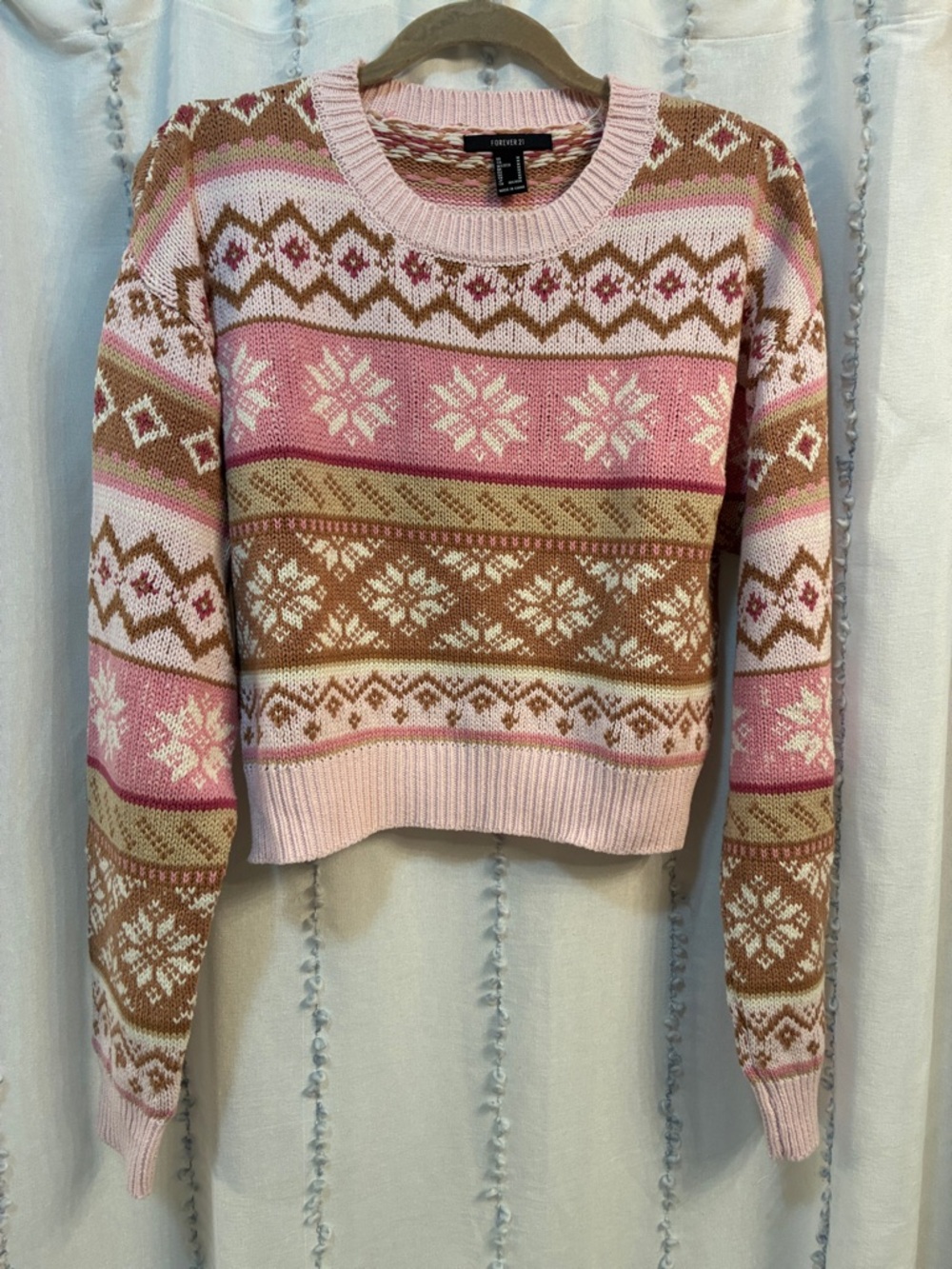 Pretty pink cropped winter sweater crewneck size medium